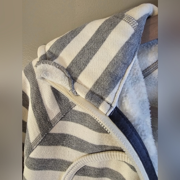 LULULEMON Scuba Hoodie Grey/White zip up Sz 8 - Picture 4 of 7